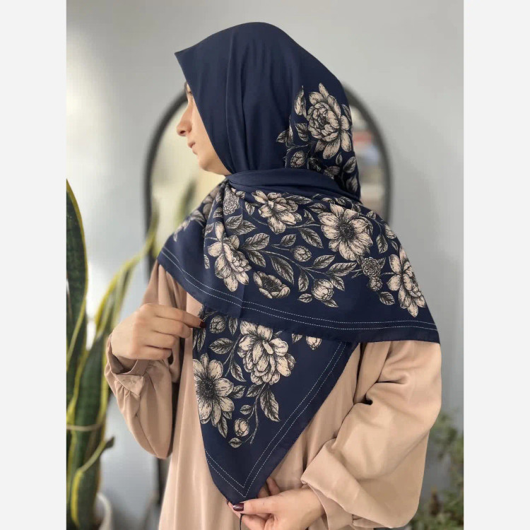 روسری سوپرنخ قواره 120 طرح گل سرمه ای