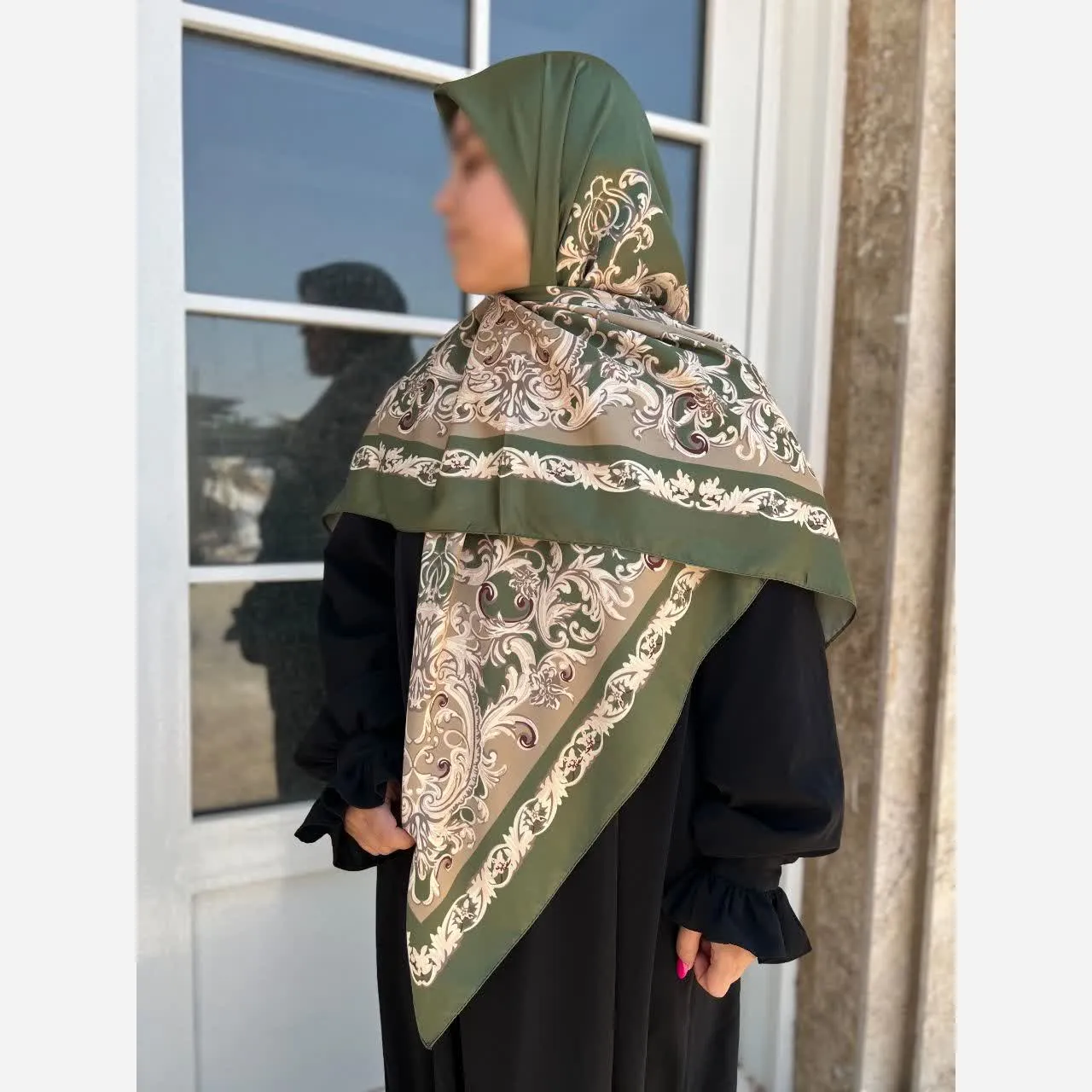 روسری ابریشم ساتن مجلسی قواره 135 سبز