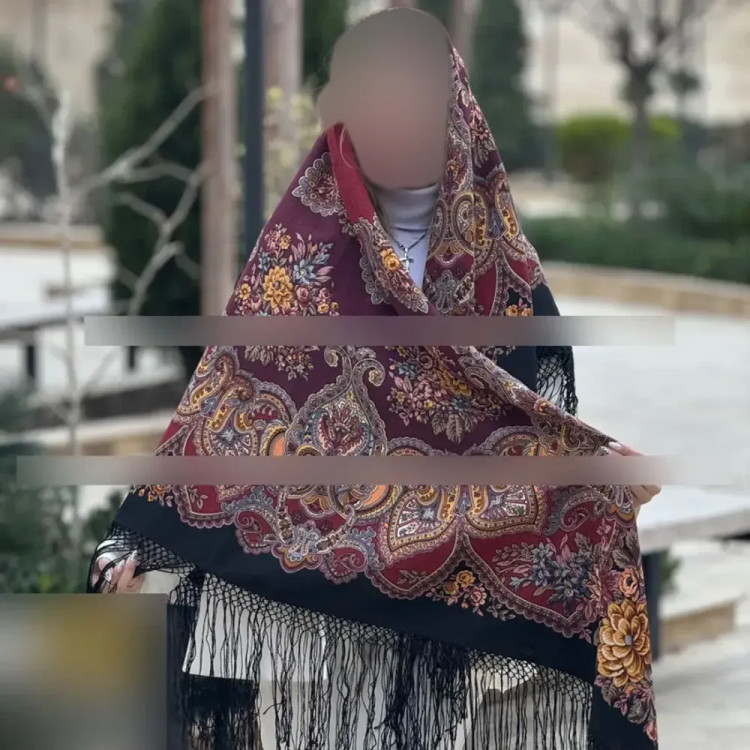 روسری ترکمنی اصل پشمی ریشه ابریشم برند Pavlovo Posad قواره 148 سانتی متر تولید روسیه