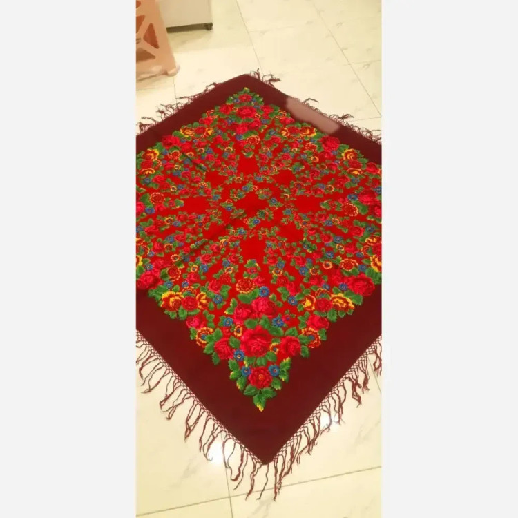 روسری ترکمنی پشمی اصل قرمز برند Pavlovo Posad قواره 148 در 148 سانتیمتر