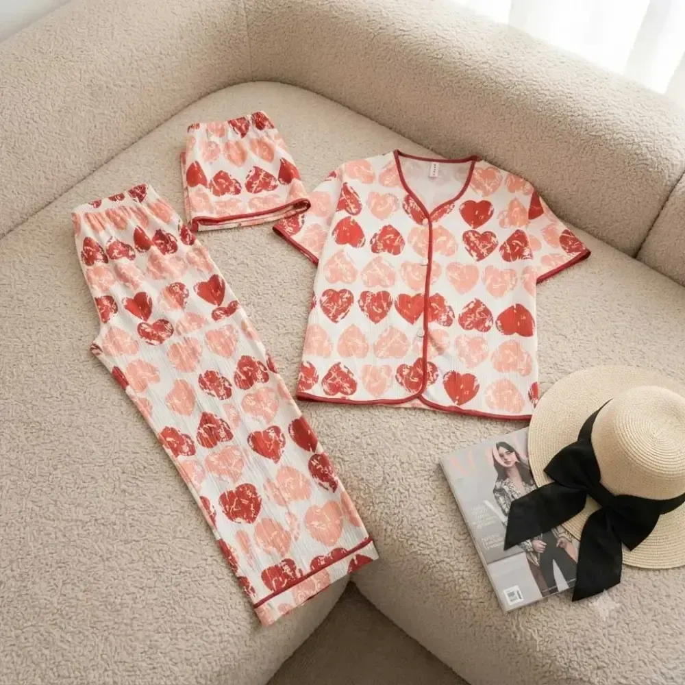 ست سه تیکه زنانه کریشه شامل بلوز شلوار و شلوارک فری سایز
