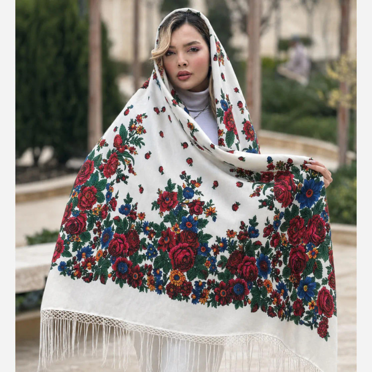 روسری ترکمنی ایرانی مدل تاتار کد 1607 طرح سنتی نخ پلی استر 130x130 مناسب 4 فصل