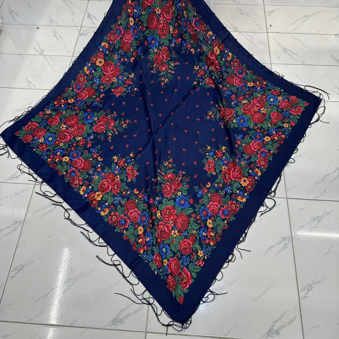 روسری ترکمنی ایرانی مدل تاتار کد 1607 طرح سنتی نخ پلی استر 130x130 مناسب 4 فصل